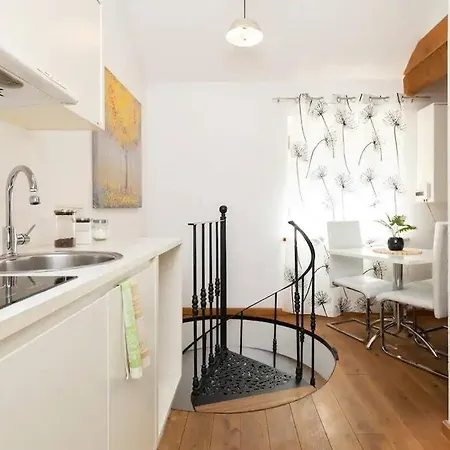 Cozy 3 Story House In Old Town Ferienhaus Reval
