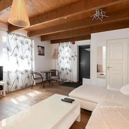 Cozy 3 Story House In Old Town 4*