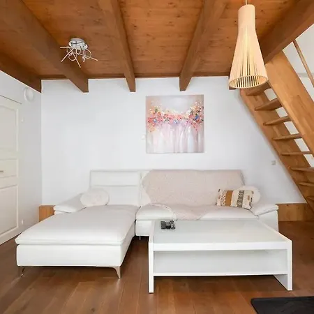 Cozy 3 Story House In Old Town Ferienhaus